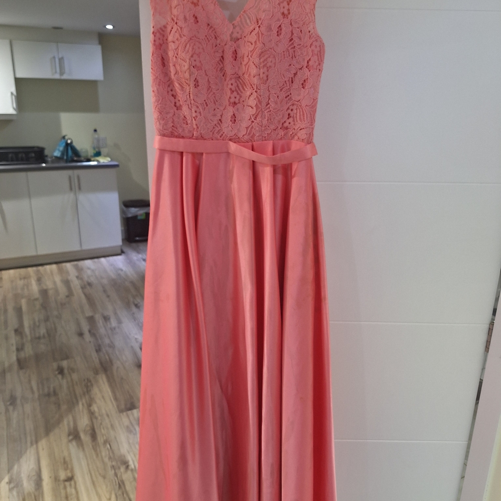 Chic Coral Lace Evening Dress